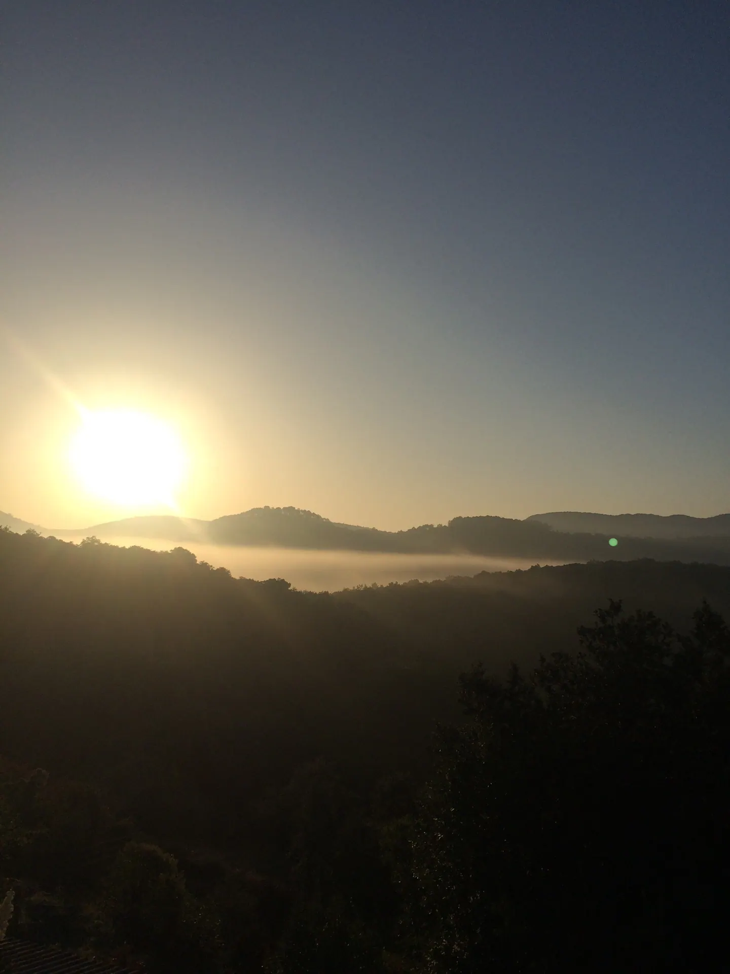 Lever de soleil sur la vallée