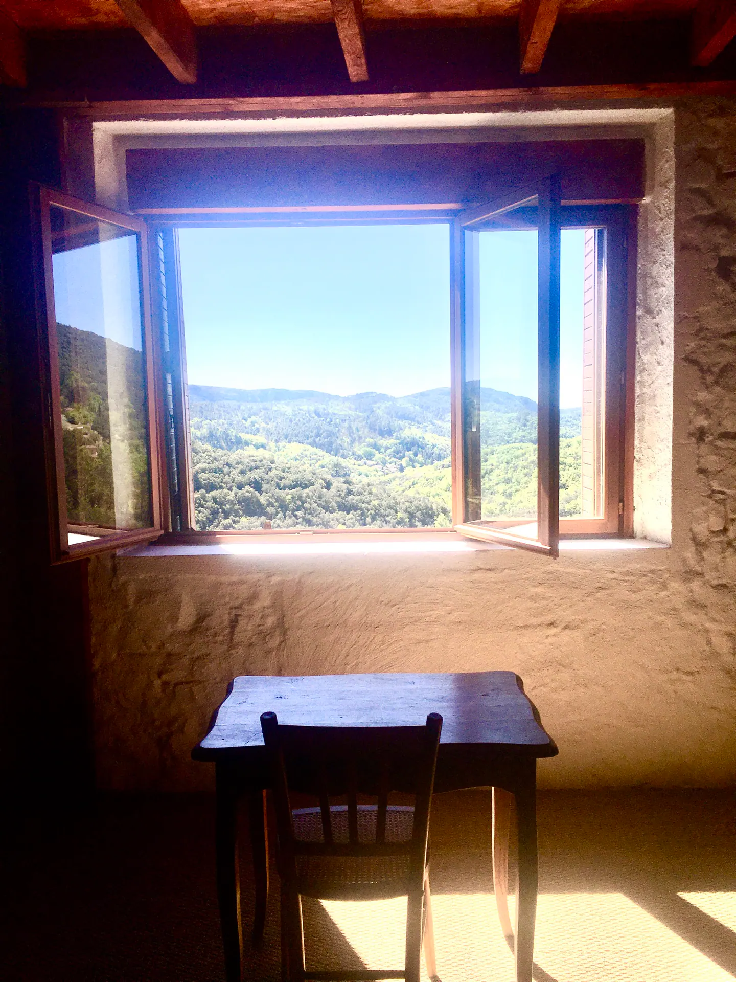 Vue sur les Cévennes depuis la Suite Duplex